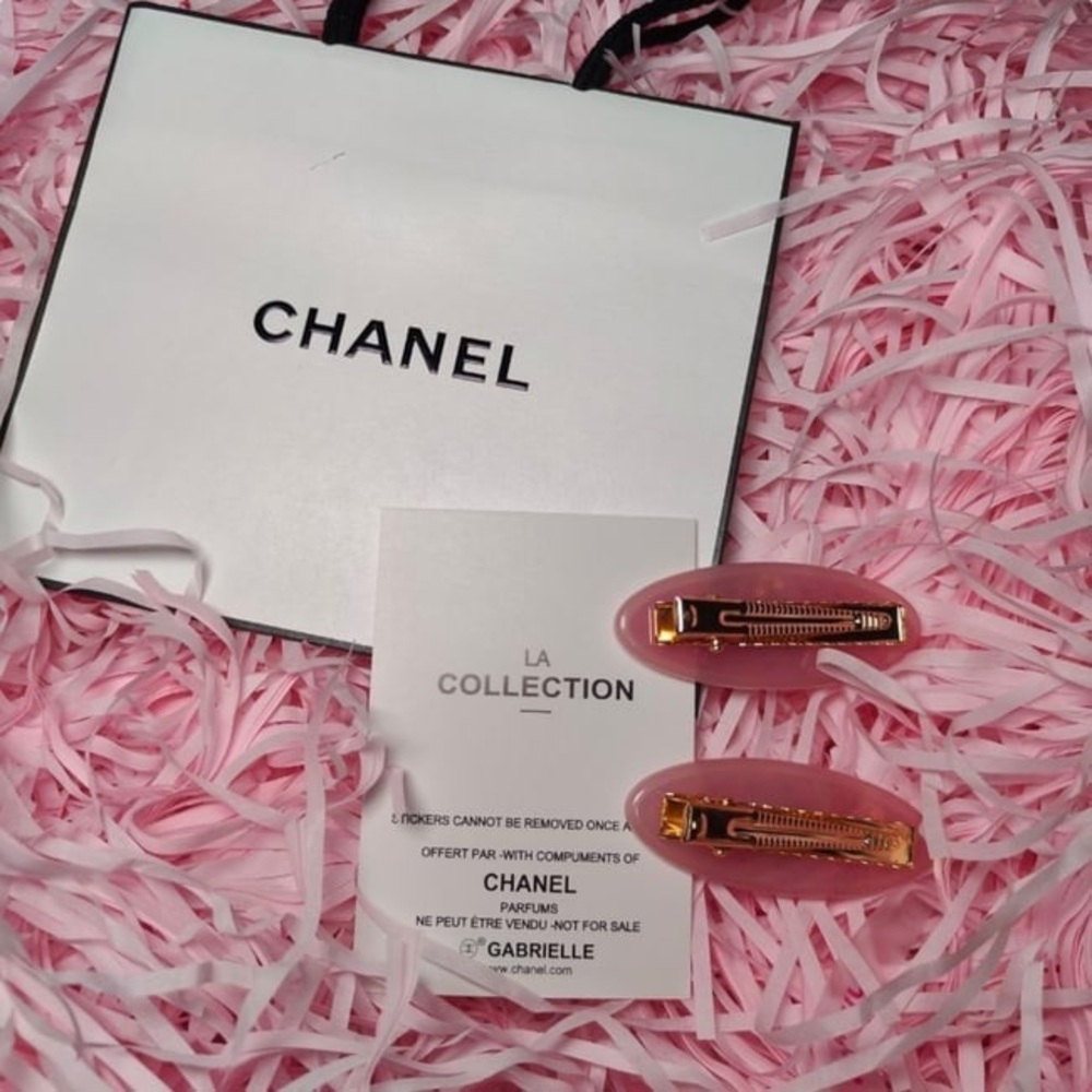 CHANEL 2Pc Lg Hair Clips Hot Pink/White Rhinestone CC Logo & Gift Bag - Picture 3 of 6